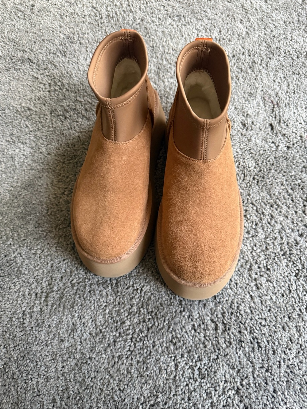 UGG Women's Suede Platform Chelsea Boot - Chestnut